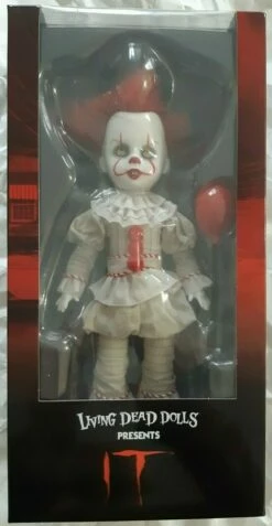 Pennywise IT Living Dead Dolls Bambola 25 Cm Mezco -Sconto Modello Giocattolo in Italia 9193768093587490897