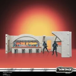 Nevarro Cantina With Imperial Death Trooper (Nevarro) Playset Kenner Star Wars The Mandalorian Vintage Collection - MAY 2022 -Sconto Modello Giocattolo in Italia x hasf3902 j 1