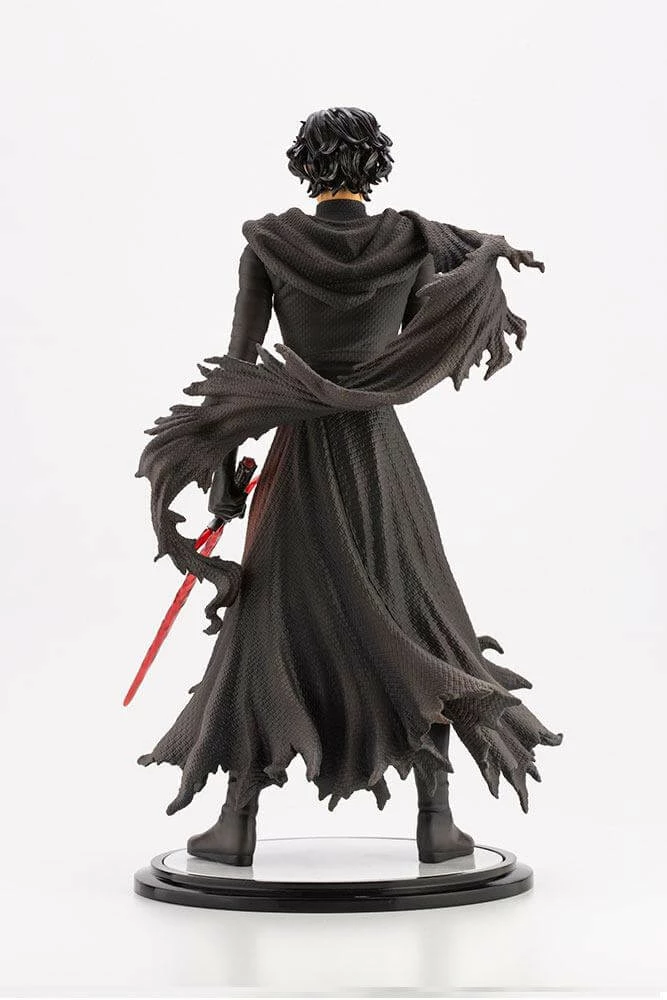 Kotobukiya Kylo Ren Cloaked In Shadows Star Wars Episode VII ARTFX Statue 1/7 28 Cm 8 Kotobukiya Kylo Ren Cloaked In Shadows Star Wars Episode VII ARTFX Statue 1/7 28 Cm - immagine 6